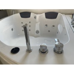 Cuba 148 x 168 cm. 2 personers spabad.