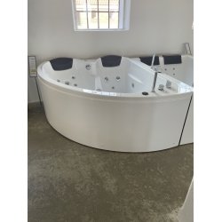 Cuba 148 x 168 cm. 2 personers spabad.