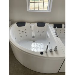 Cuba 148 x 168 cm. 2 personers spabad.