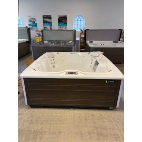 UDSTILLINGDMODEL - Beam - 4 Personers spa