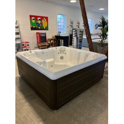 UDSTILLINGDMODEL - Beam - 4 Personers spa